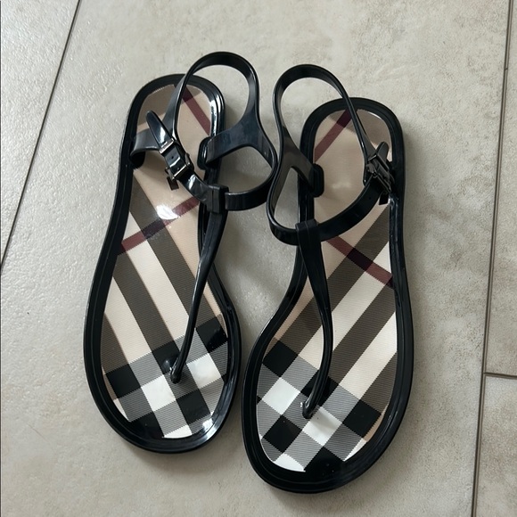Burberry Black and Cream Sandals with Classic Design - Picture 1 of 7